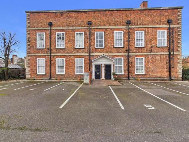 1 Bedroom Flat