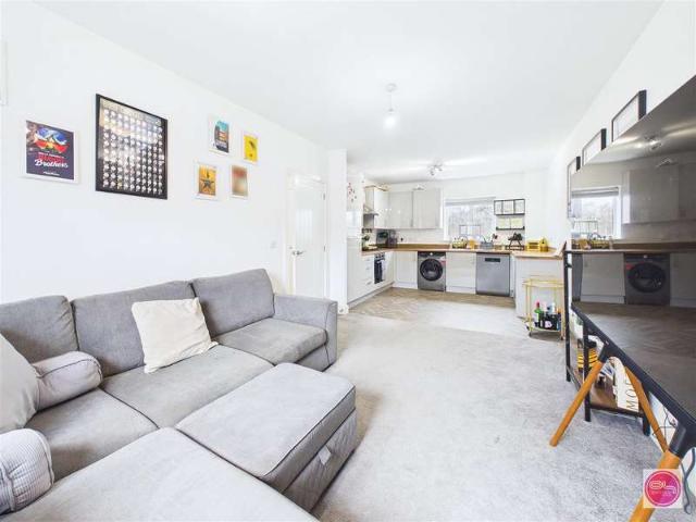 1 Bedroom Maisonette Flat