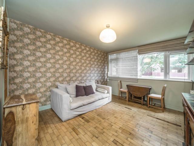 1 bedroom Flat