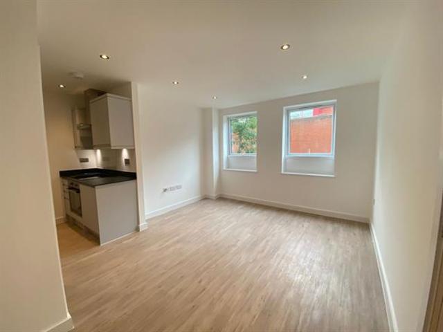 1 Bedroom: Flat: Tempus Court,: £1,250 pcm | Chiltern Hills