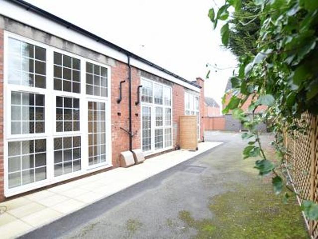 1 bedroom Flat To Let