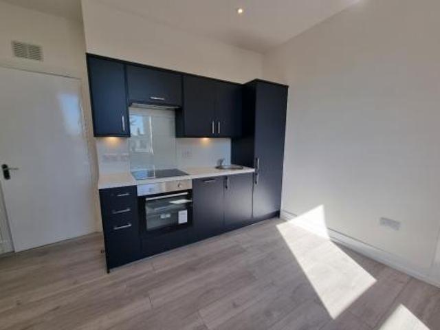 1 bedroom Flat To Let