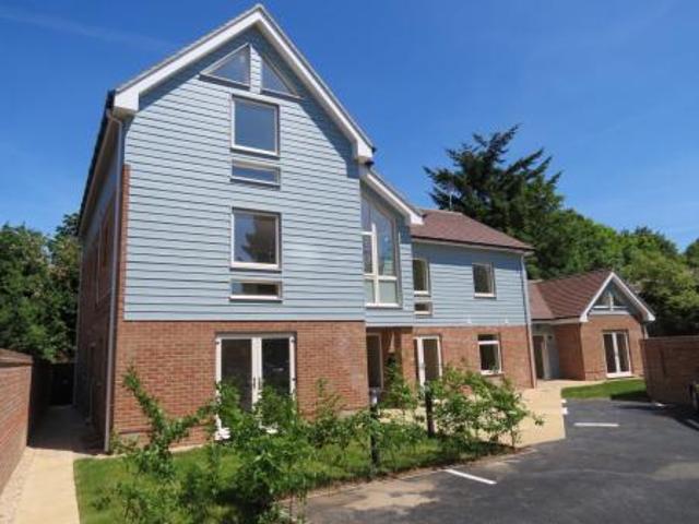 1 bedroom Flat To Let