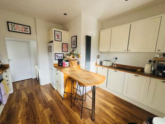 1 bedroom Flat To Let
