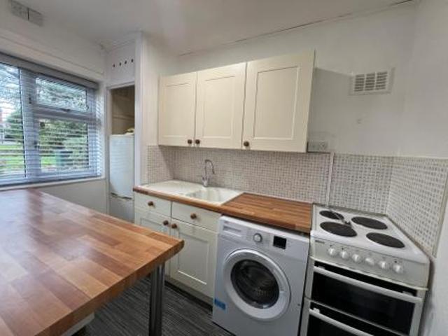 1 bedroom Flat To Let