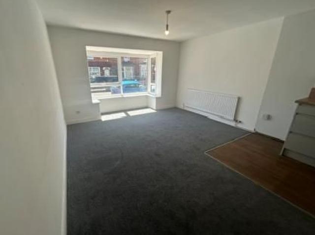 1 bedroom Flat To Let