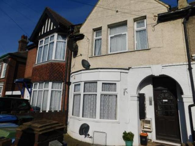 1 bedroom Flat To Let