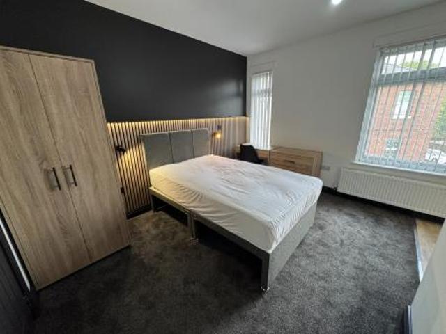 1 bedroom Flat To Let