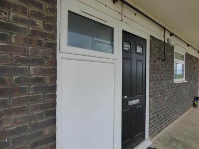 1 bedroom Flat To Let