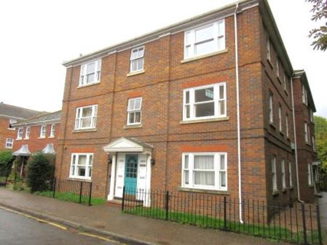 1 bedroom Flat To Let