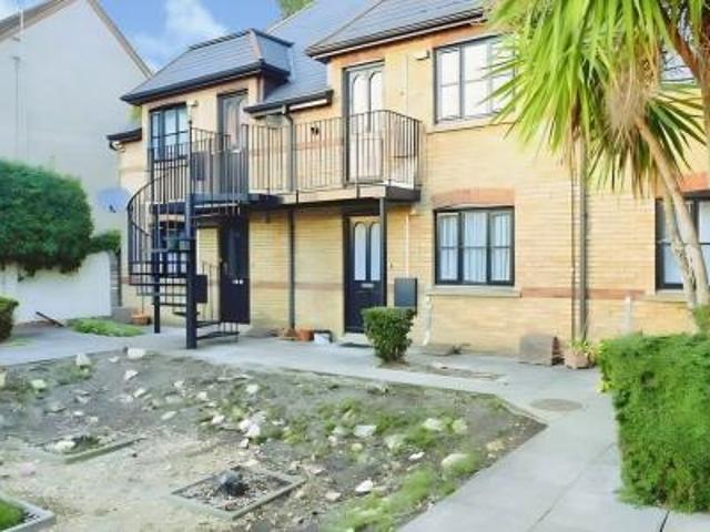 1 bedroom Flat To Let