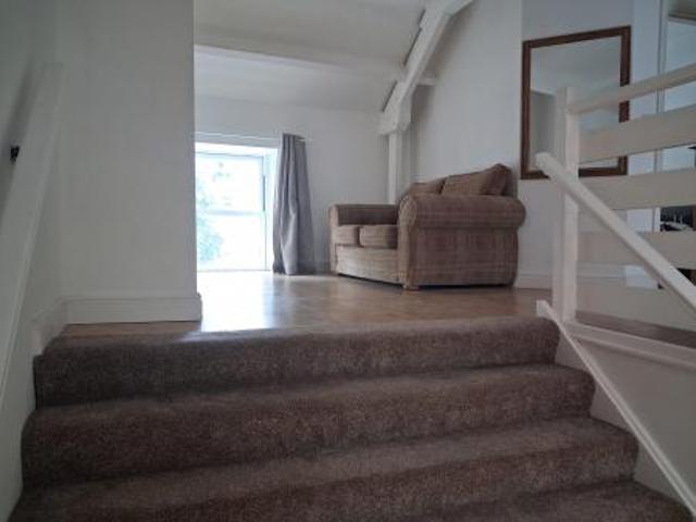 1 bedroom Flat To Let