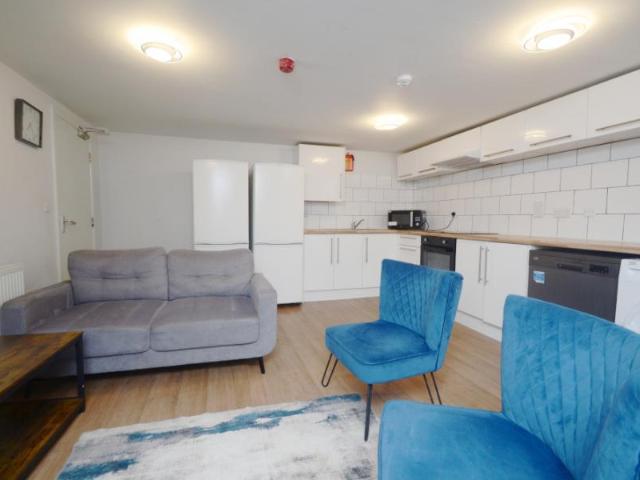 1 bedroom Flat To Let