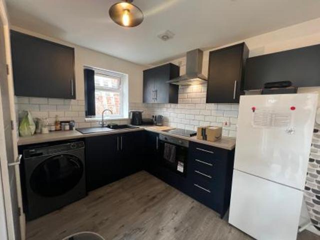 1 bedroom Flat To Let