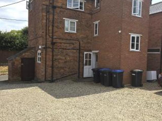 1 bedroom Flat To Let