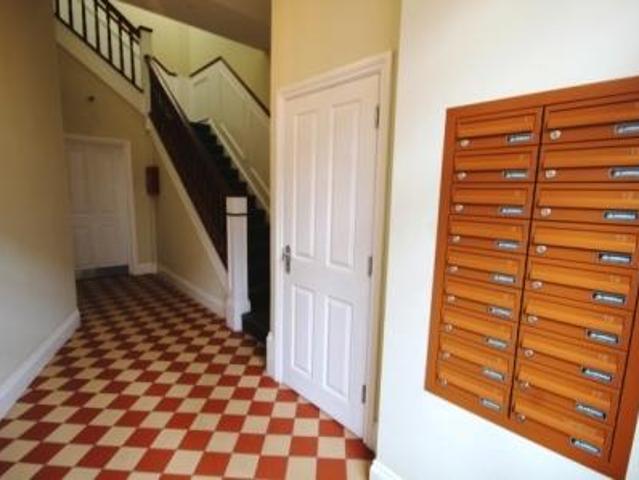 1 bedroom Flat To Let