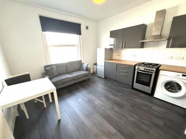1 bedroom Flat To Let