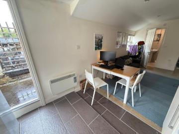 1 Bedroom Flat To Let