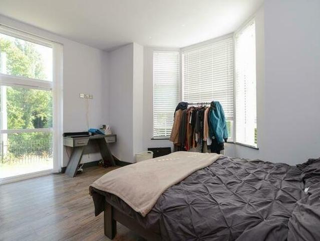 1 bedroom Flat To Let