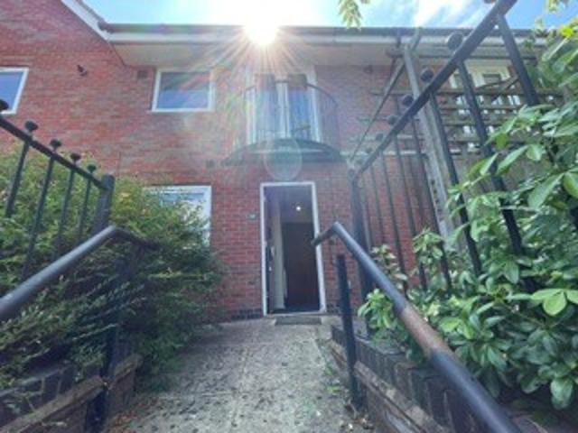 1 bedroom Flat To Let