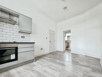 1 bedroom Flat To Let