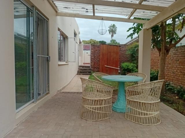1 Bedroom Flat To Let in Beacon Bay
