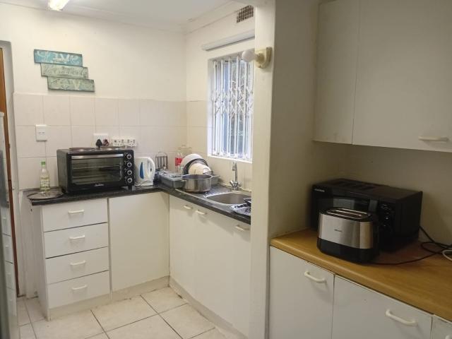 1 Bedroom Flat To Let in Dorchester Heights