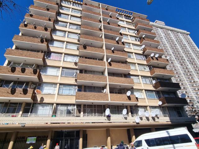 1 Bedroom Flat To Let in Joubert Park
