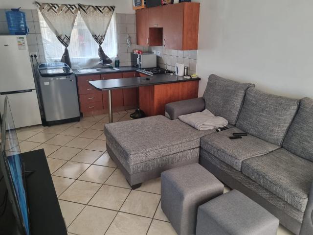 1 Bedroom Flat To Let in Mid Town