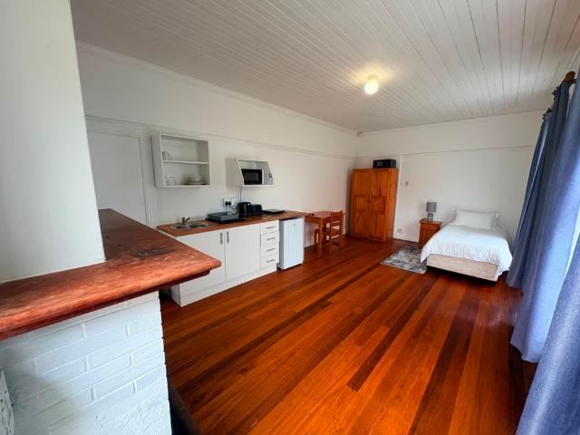 1 Bedroom Flat To Let in West Bank