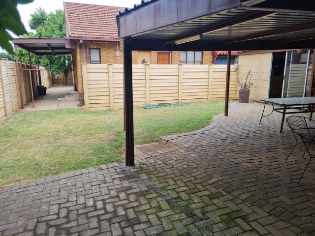 1 Bedroom Flat To Let in Universitas
