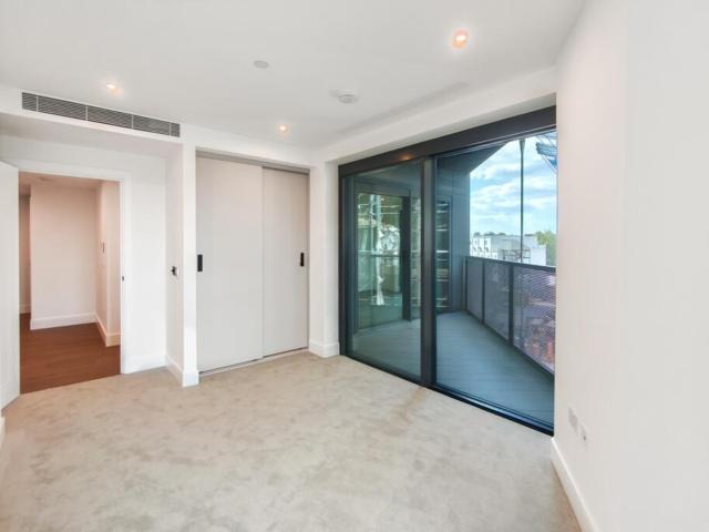 1 bedroom flat to rent on Marian Place, London