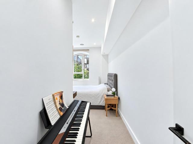 1 bedroom flat to rent on New Tannery Way, London
