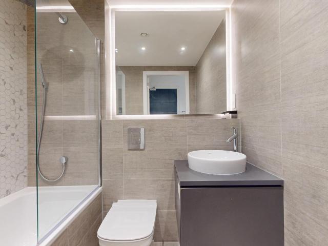1 bedroom flat to rent on New Horizons Court, London