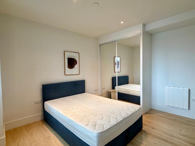 1 bedroom flat to rent on Olympic Way, London