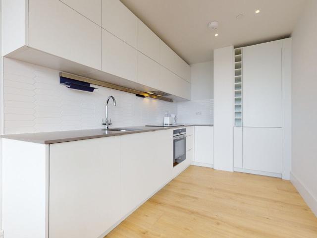 1 bedroom flat to rent on Olympic Way, London