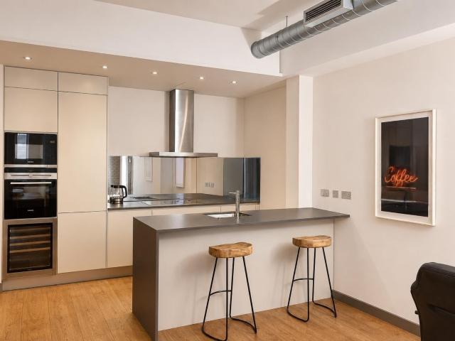 1 bedroom flat to rent on Berners Street, London