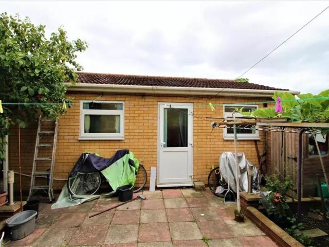 1 bedroom flat to rent on Cheltenham Road, London