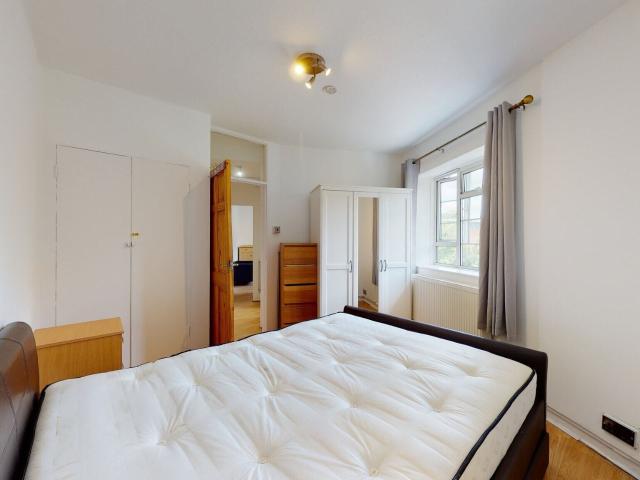 1 bedroom flat to rent on Church Street Estate, London