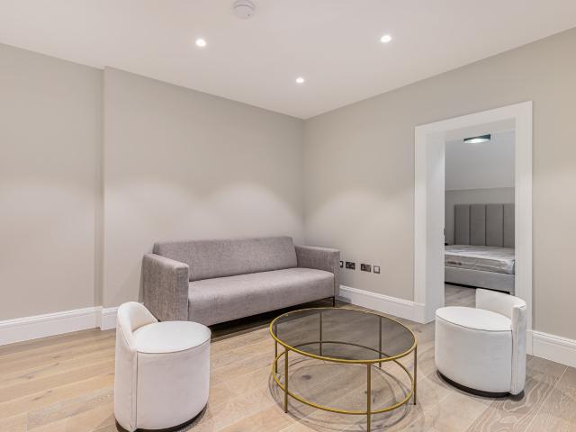 1 bedroom flat to rent on Collingham Road, London
