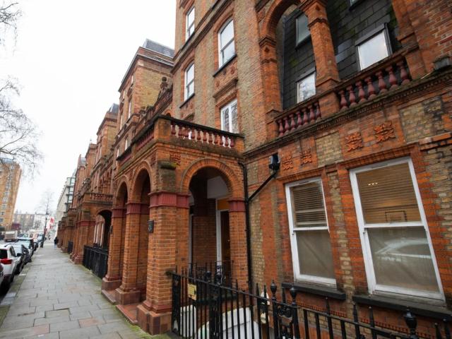 1 bedroom flat to rent on Courtfield Road, London