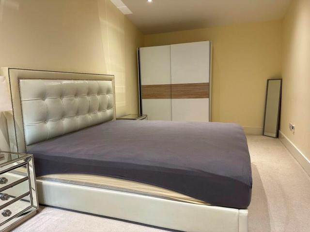 1 bedroom flat to rent on Derwent Avenue, London