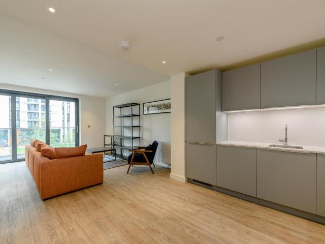 1 bedroom flat to rent on Elvin Gardens, London