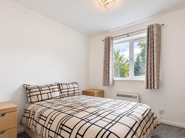 1 bedroom flat to rent on Emerald Close, London