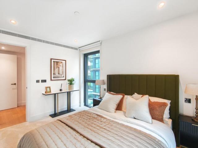 1 bedroom flat to rent on Fountain Park Way, London