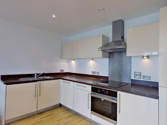 1 bedroom flat to rent on Gotts Road, Leeds