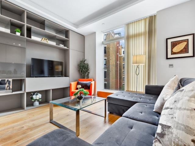 1 bedroom flat to rent on Great Newport Street, London