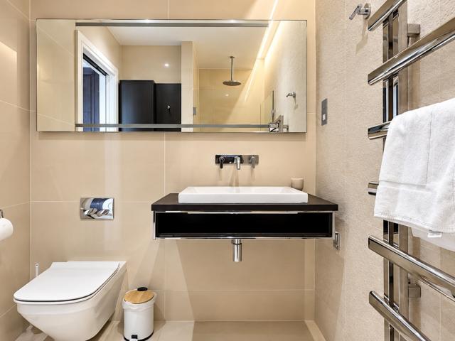 1 bedroom flat to rent on Great Newport Street, London