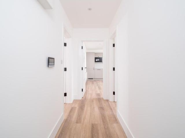 1 bedroom flat to rent on Hampton Court Road, London