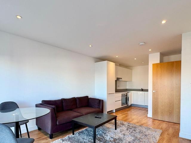 1 bedroom flat to rent on Headstone Road, London